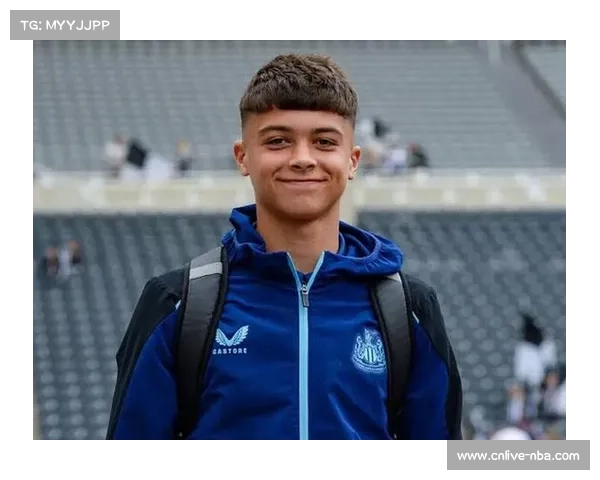 刘易斯-米利：开始不习惯踢边后卫，现在已逐渐找到感觉