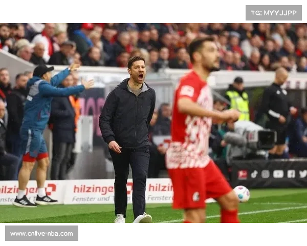 勒沃库森球迷高唱队歌庆祝提前锁定胜局,拜耳球场气氛热烈 勒沃库森球迷高唱队歌庆祝提前锁定胜局,拜耳球场气氛热烈